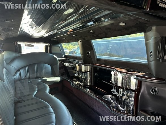 2013 Executive Coach Lincoln MKT Limousine