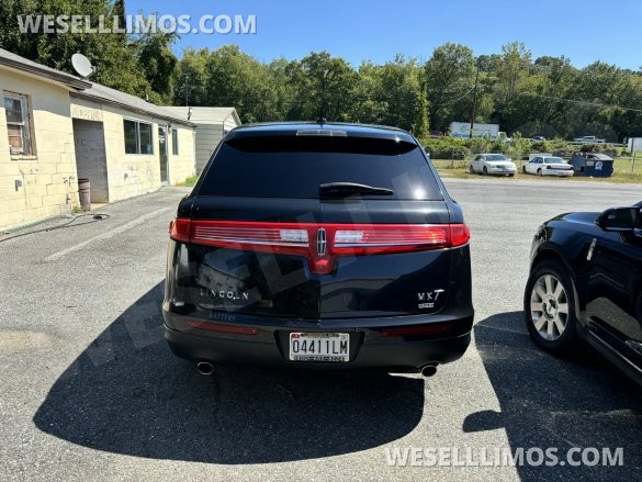 2013 Executive Coach Lincoln MKT Limousine