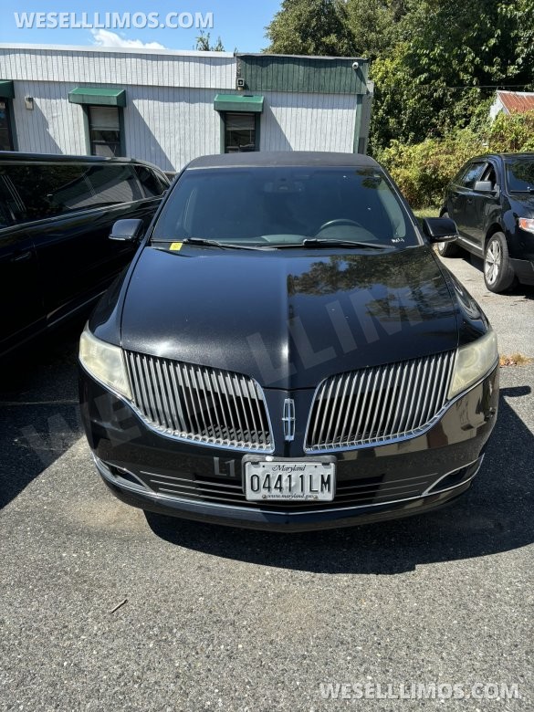 2013 Executive Coach Lincoln MKT Limousine