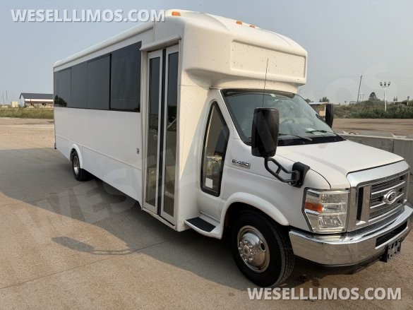 2016 LGE Ford Ford Limo Bus
