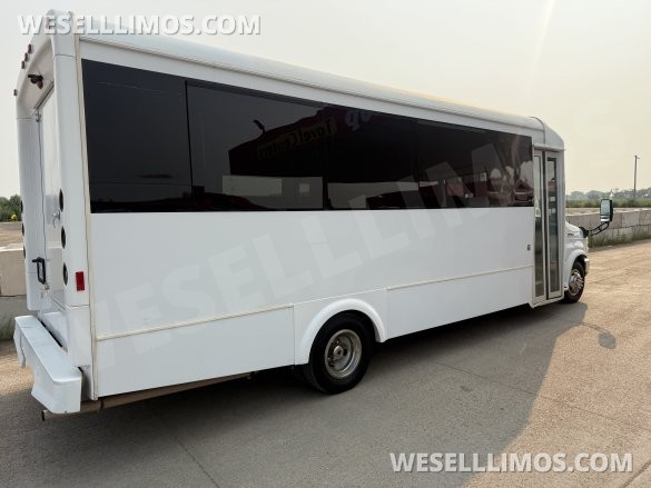 2016 LGE Ford Ford Limo Bus