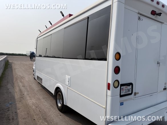 2016 LGE Ford Ford Limo Bus