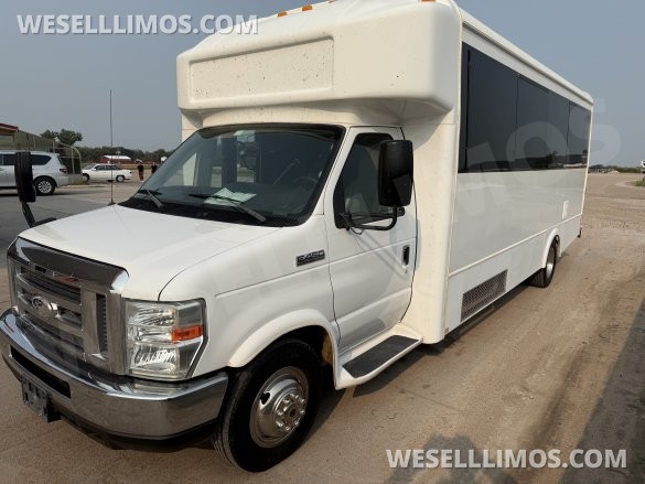 2016 LGE Ford Ford Limo Bus