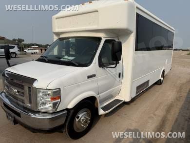 2016 LGE Ford Ford Limo Bus