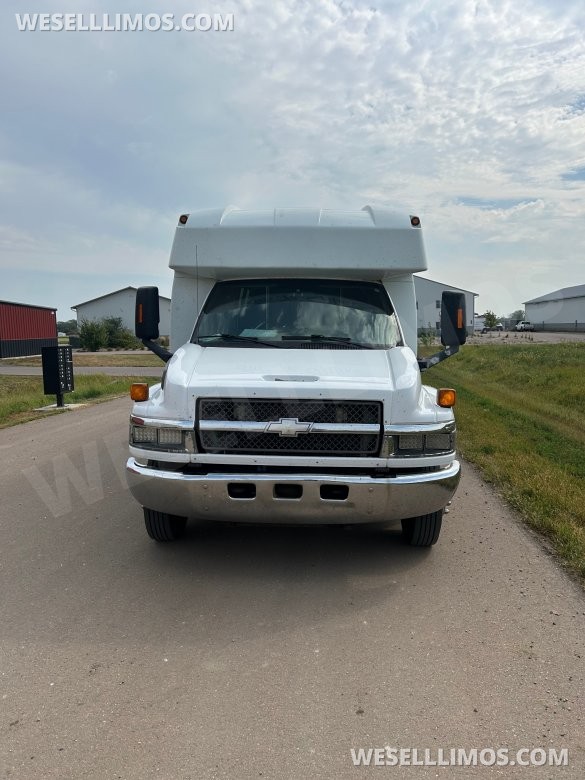 2007 Chevrolet 5500 Limo Bus