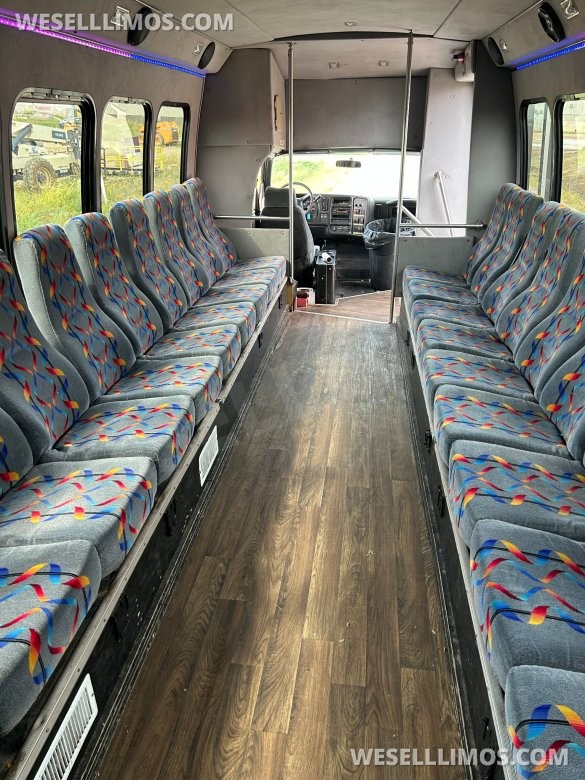 2007 Chevrolet 5500 Limo Bus