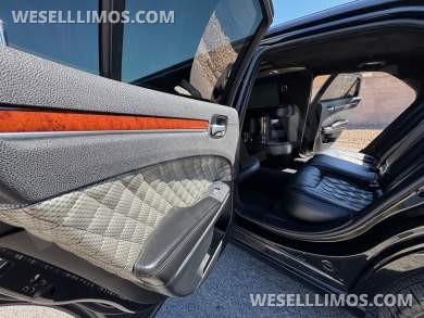 2013 Executive Coach Builder Chrysler 300 Limousine