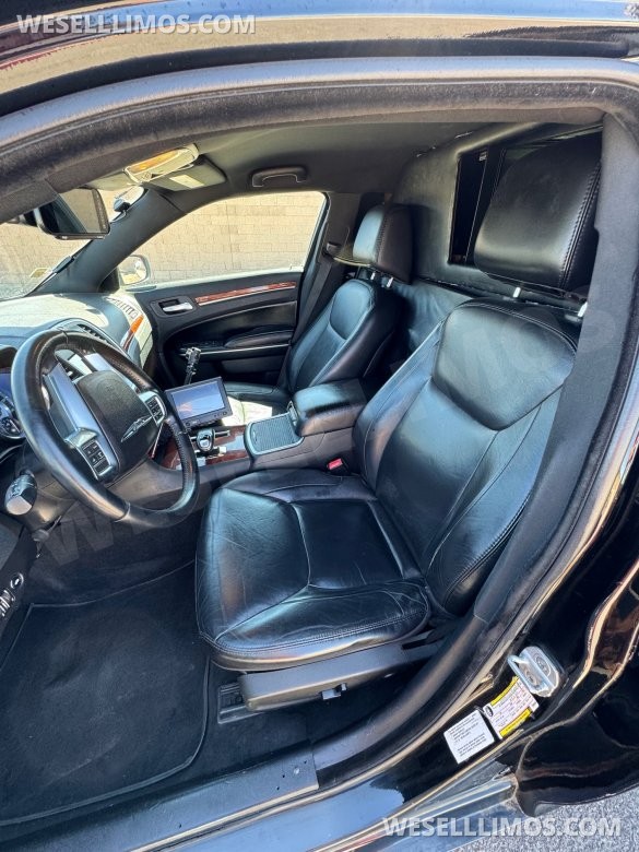 2013 Executive Coach Builder Chrysler 300 Limousine