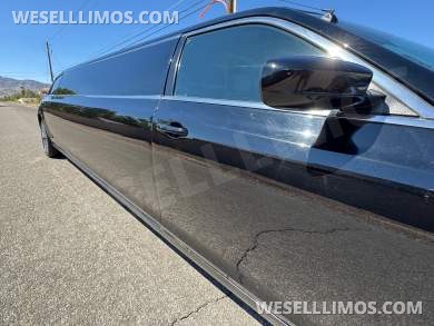 2013 Executive Coach Builder Chrysler 300 Limousine