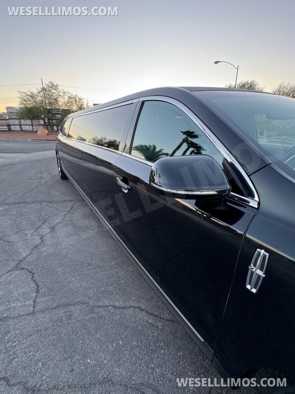 2019 Royal Coach  Lincoln MKT Limousine
