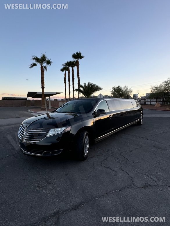 2019 Royal Coach  Lincoln MKT Limousine