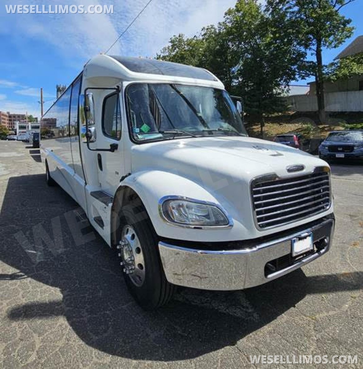 Photo of Shuttle Bus for sale: 2016 Freightliner GM40 40" by Grech
