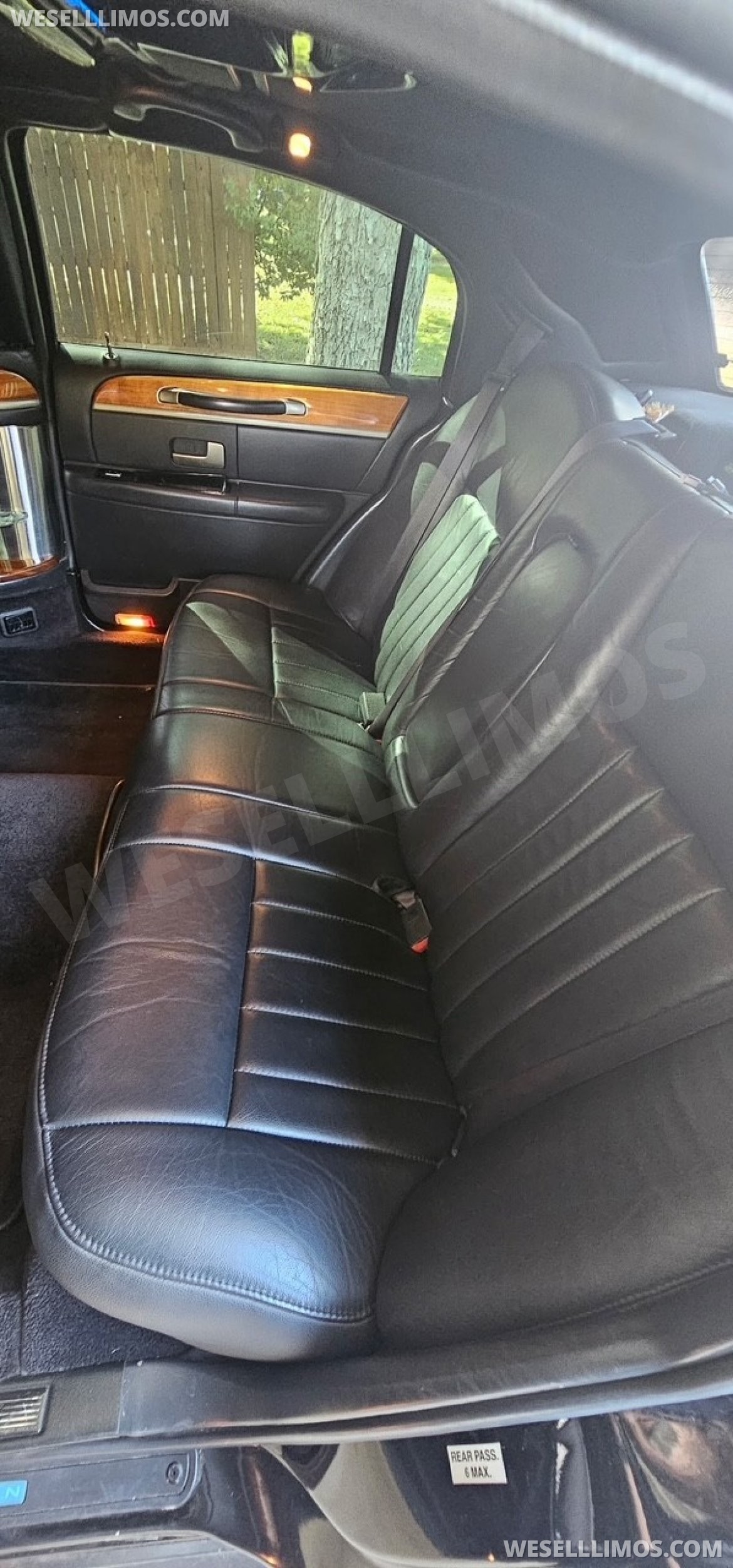 Photo of Limousine for sale: 2007 Lincoln Towncar by 6 seater limo