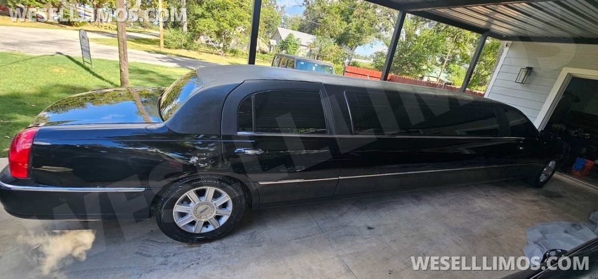 Photo of Limousine for sale: 2007 Lincoln Towncar