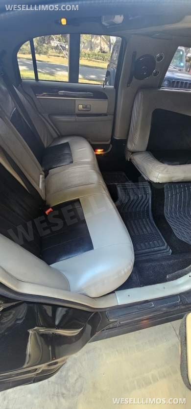 2007 Lincoln Towncar Limousine 8 passenger Low Mileage