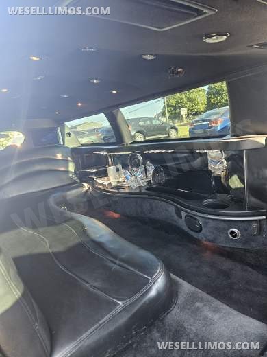 2007 Lincoln Town Car limo  Limousine