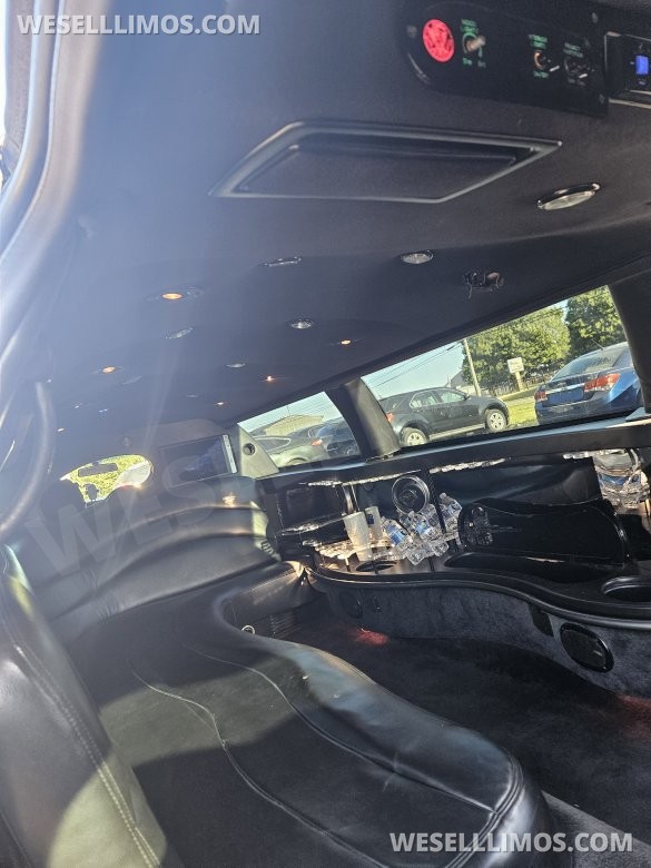 2007 Lincoln Town Car limo  Limousine