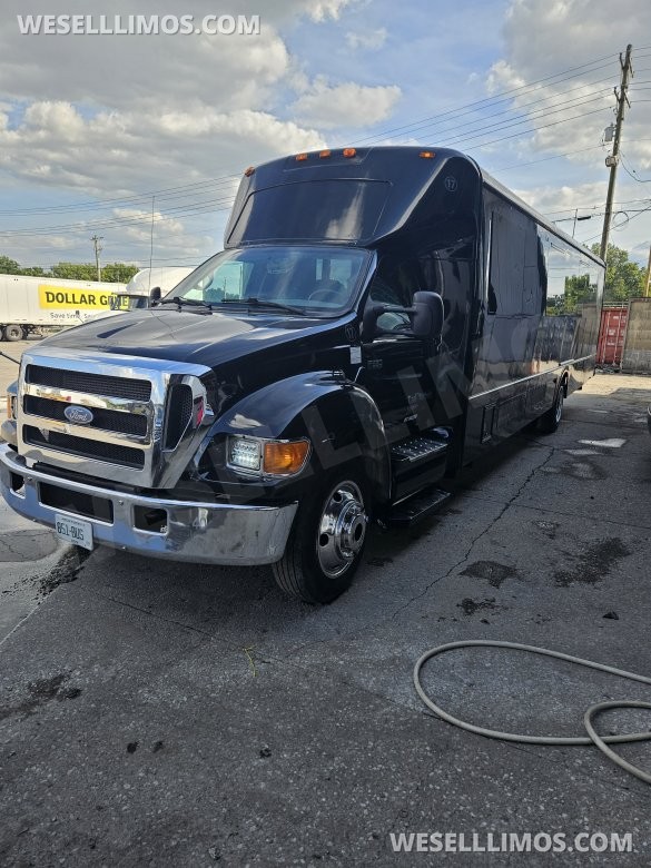 2007 Ford F650 Shuttle Bus