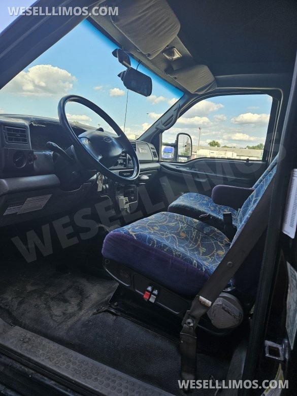 2007 Ford F650 Shuttle Bus