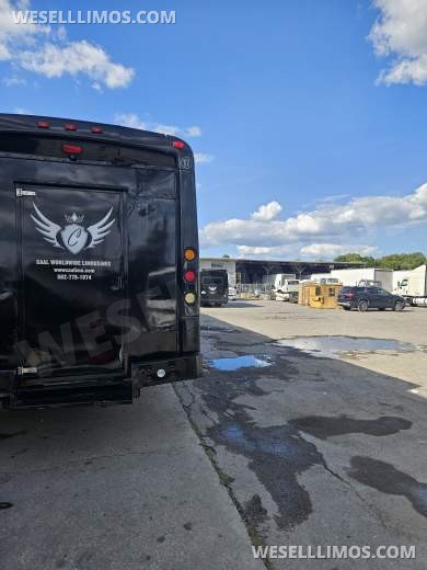2007 Ford F650 Shuttle Bus