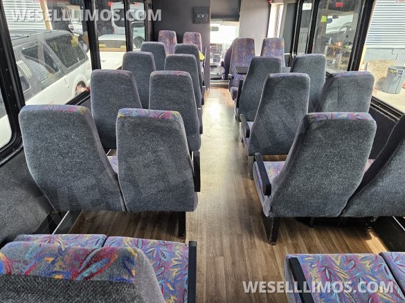 2007 Ford F650 Shuttle Bus