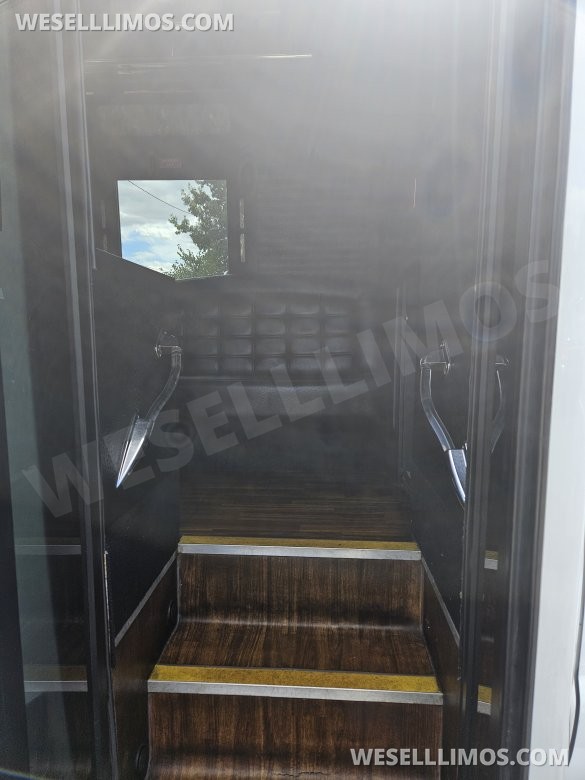 2013 Tiffany  Ford F550 Limo Bus