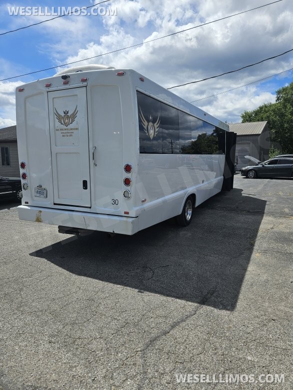2013 Tiffany  Ford F550 Limo Bus
