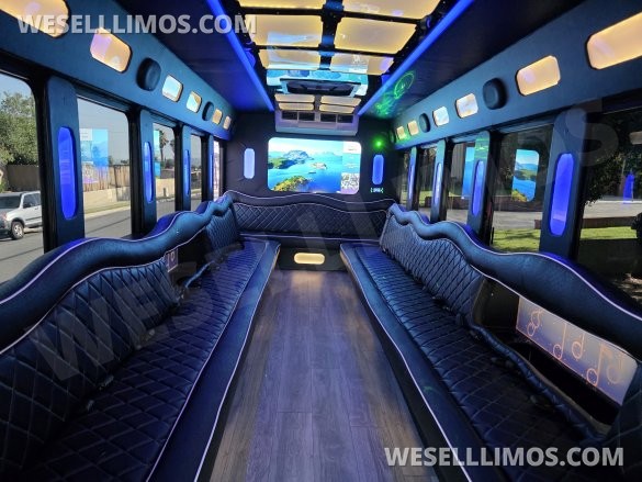 2014 Starcraft  Ford F550  Limo Bus