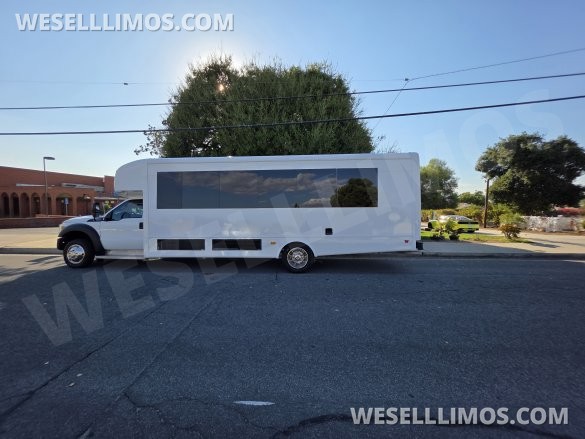 2014 Starcraft  Ford F550  Limo Bus