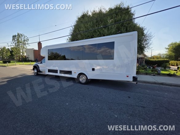 2014 Starcraft  Ford F550  Limo Bus