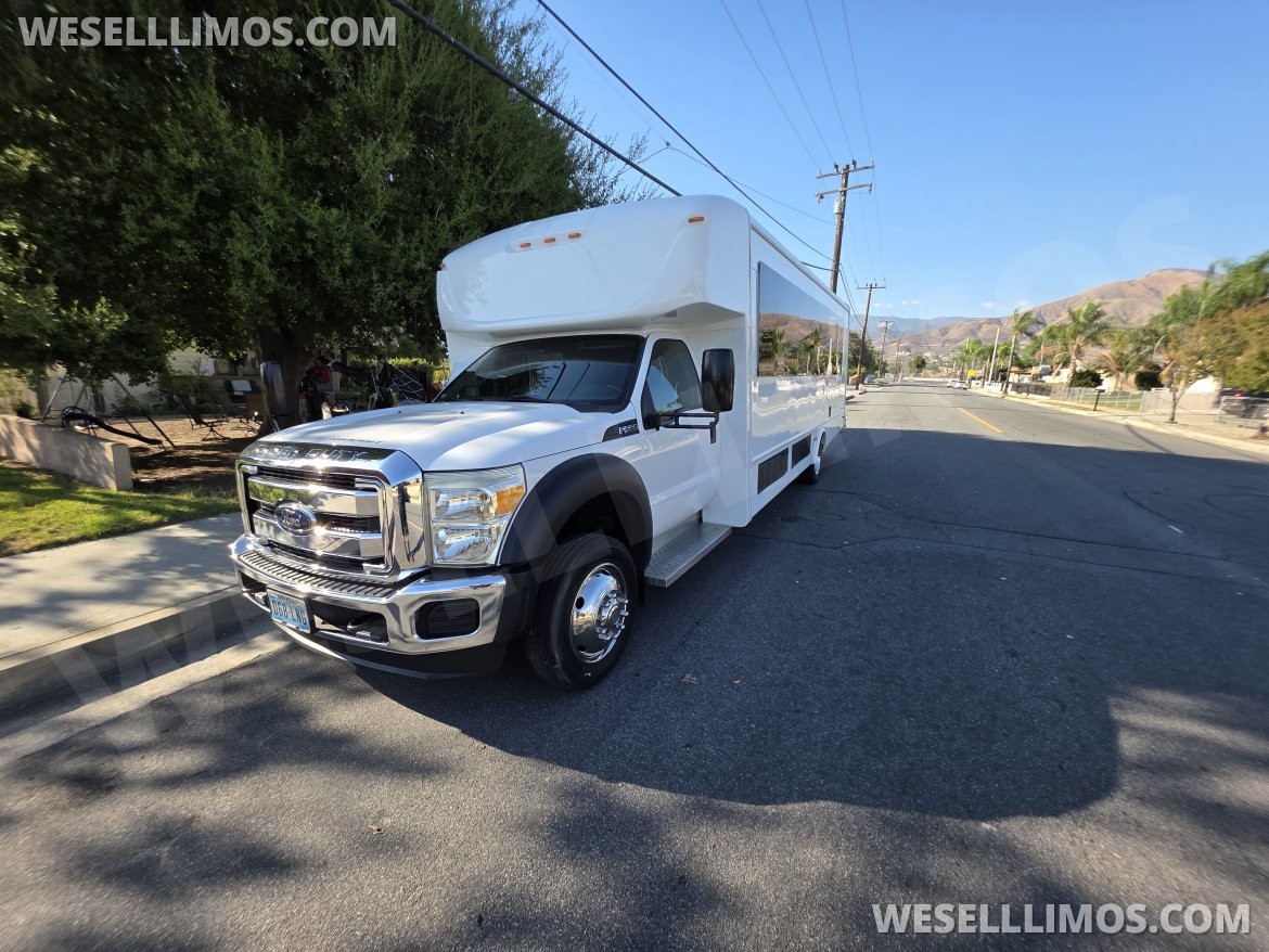 Photo of Limo Bus for sale: 2014 Ford F550 by Starcraft