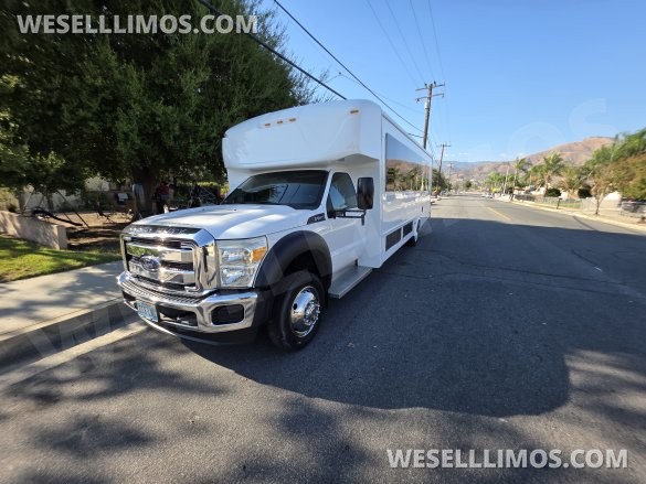 2014 Starcraft  Ford F550  Limo Bus