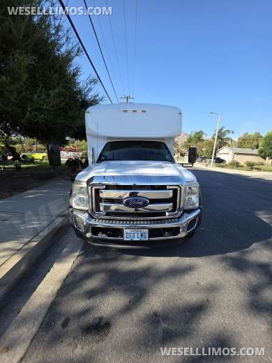 2014 Starcraft  Ford F550  Limo Bus