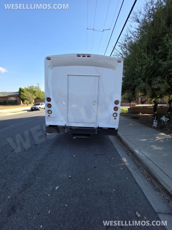 2014 Starcraft  Ford F550  Limo Bus