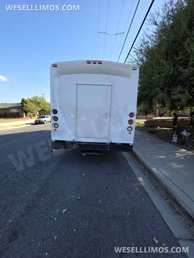 2014 Starcraft  Ford F550  Limo Bus