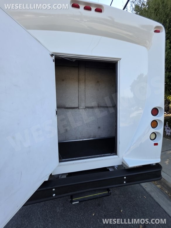 2014 Starcraft  Ford F550  Limo Bus