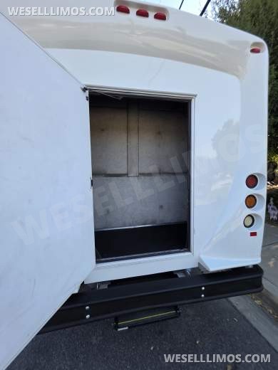 2014 Starcraft  Ford F550  Limo Bus