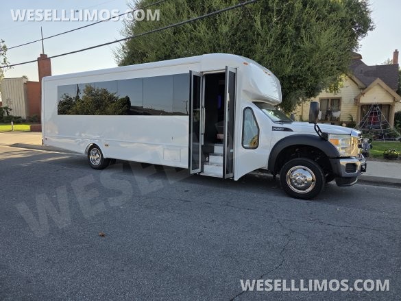 2014 Starcraft  Ford F550  Limo Bus