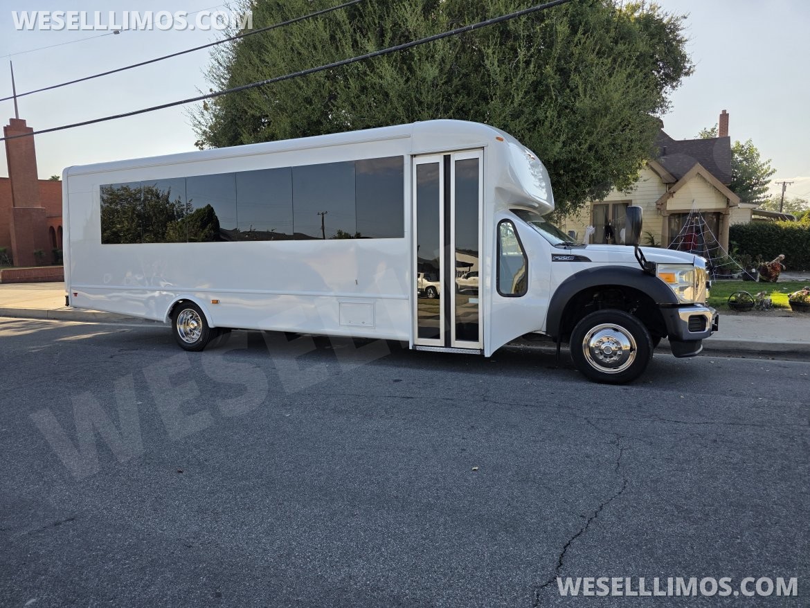 Photo of Limo Bus for sale: 2014 Ford F550 by Starcraft