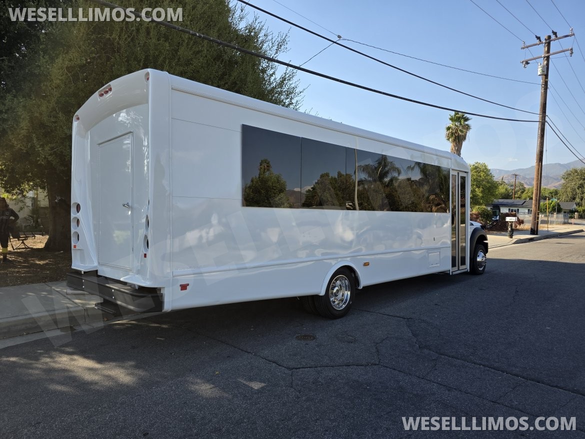 Photo of Limo Bus for sale: 2014 Ford F550 by Starcraft