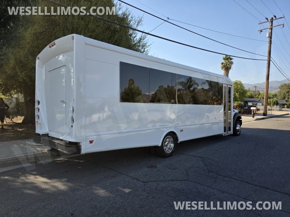 2014 Starcraft  Ford F550  Limo Bus