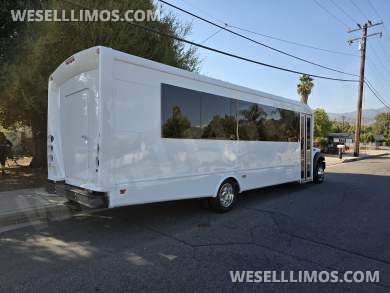 2014 Starcraft  Ford F550  Limo Bus