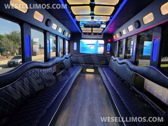 2014 Starcraft  Ford F550  Limo Bus