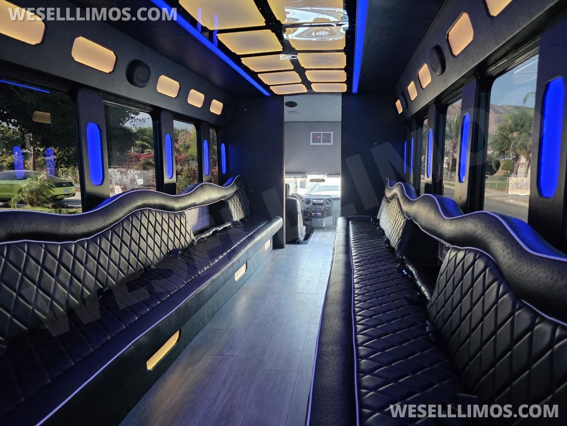 Photo of Limo Bus for sale: 2014 Ford F550 by Starcraft