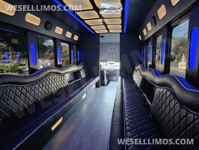 2014 Starcraft  Ford F550  Limo Bus