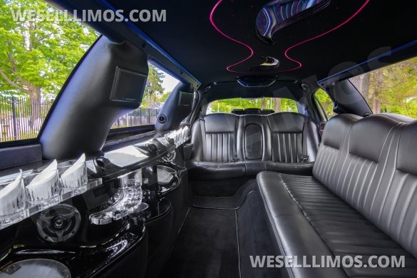 2006 Royale Lincoln Town Car Limousine
