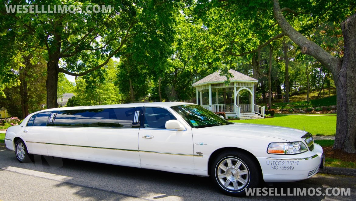 Photo of Limousine for sale: 2011 Lincoln Town Car 120&quot; by Royale Limousine