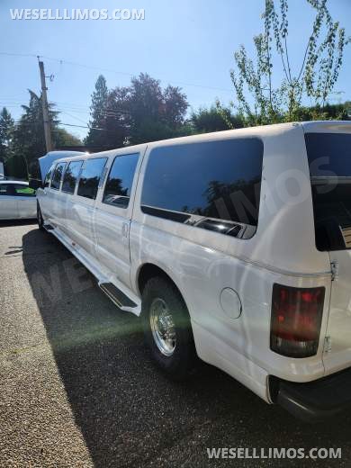2005 ECB Ford Excursion SUV Stretch