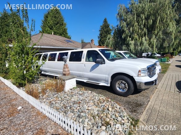 2005 ECB Ford Excursion SUV Stretch
