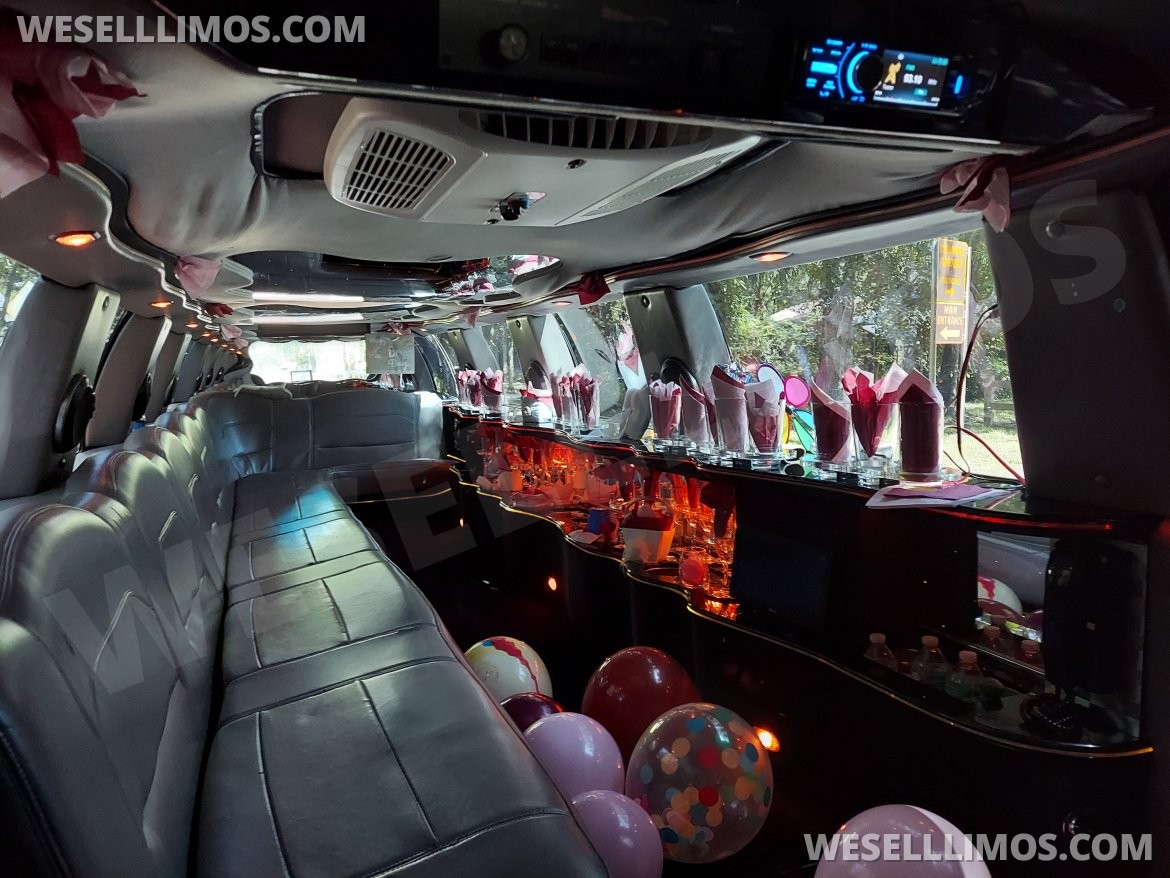 Photo of SUV Stretch for sale: 2000 Lincoln Navigator  Ultra-Stretch 18- passenger  Limousine 35&quot; by Ultra Limousines  *one of kind* Limo that you can run the Air Conditioner all night and take it camping anywhere in the United States